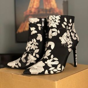 NIB Zara Blk/Wht Embroidered Booties EU39 (US7.5)